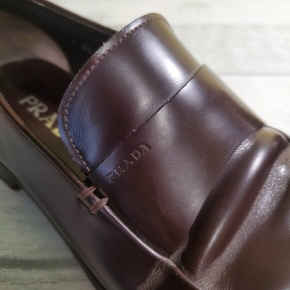 Pair of Prada Men’s Bown Leather Loafers Size 8 Made in Itay Toe - Heal 12” OSD - Picture 14 of 15